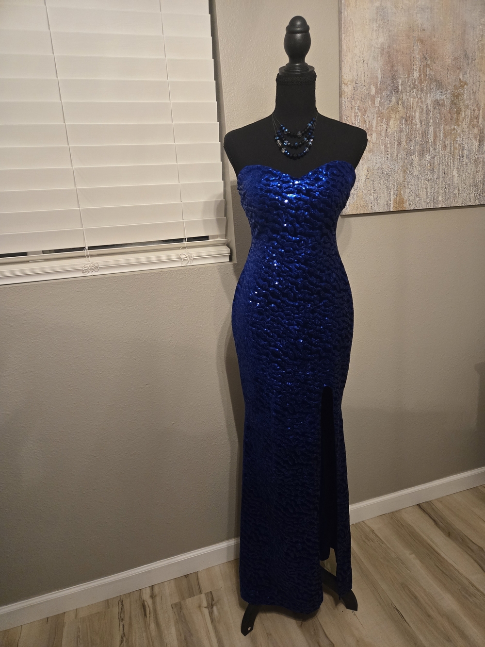 💋 Strapless Royal Blue Sequin Evening Gown